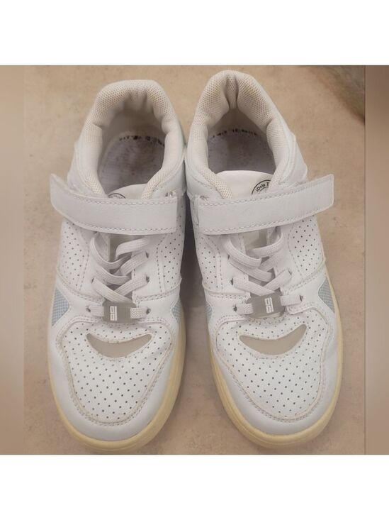 Deja Tu Huella Other - ¡Deja Tu Huella! Classic White Kids' Sneakers with Velcro Strap Sz 36
